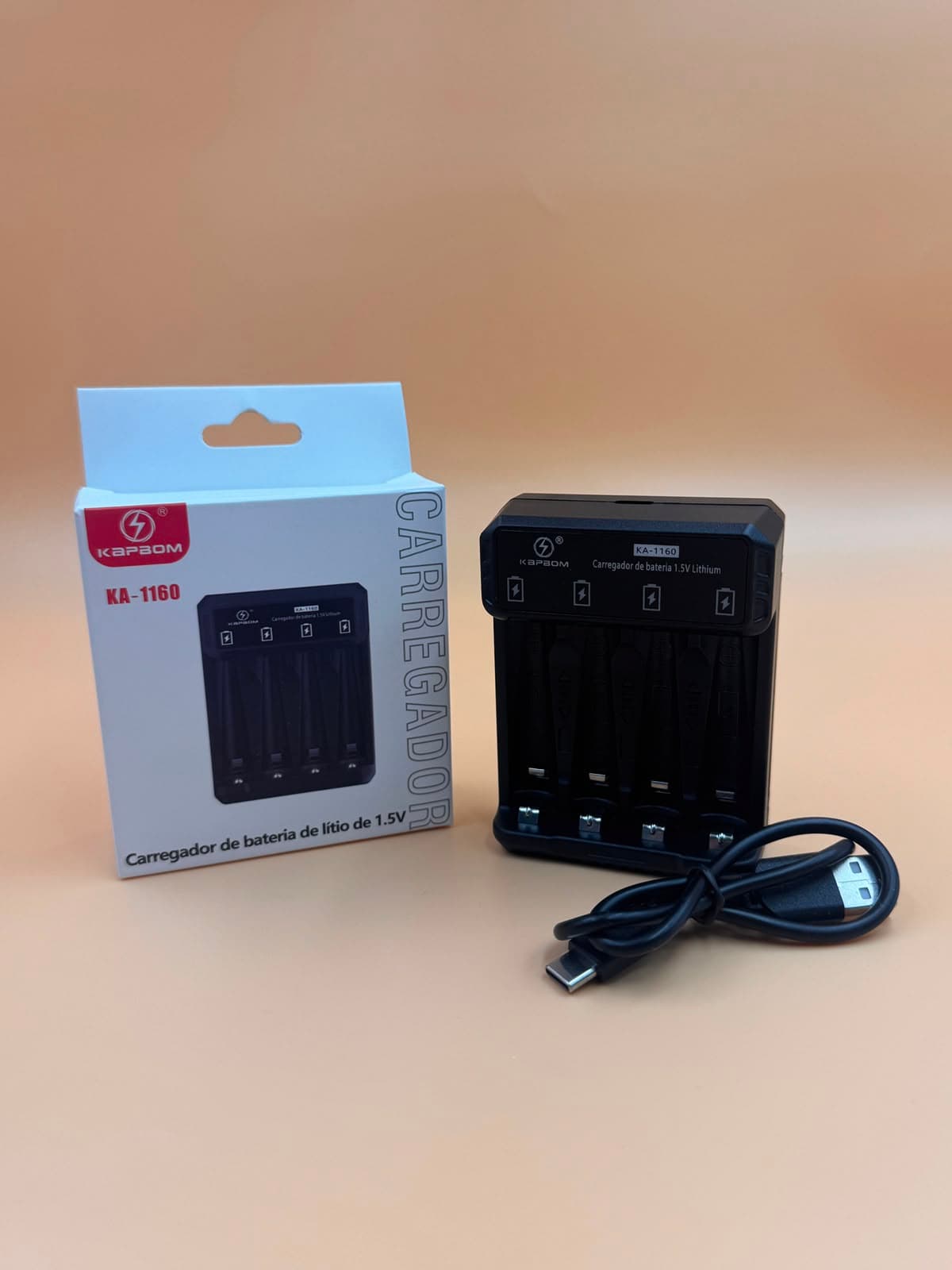 CARREGADOR DE BATERIA DE LÍTIO 1.5V KAPBOM KA-1160